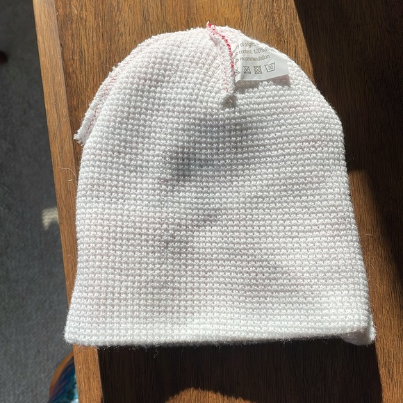Arsenal Winter Hat - Picture 4 of 4